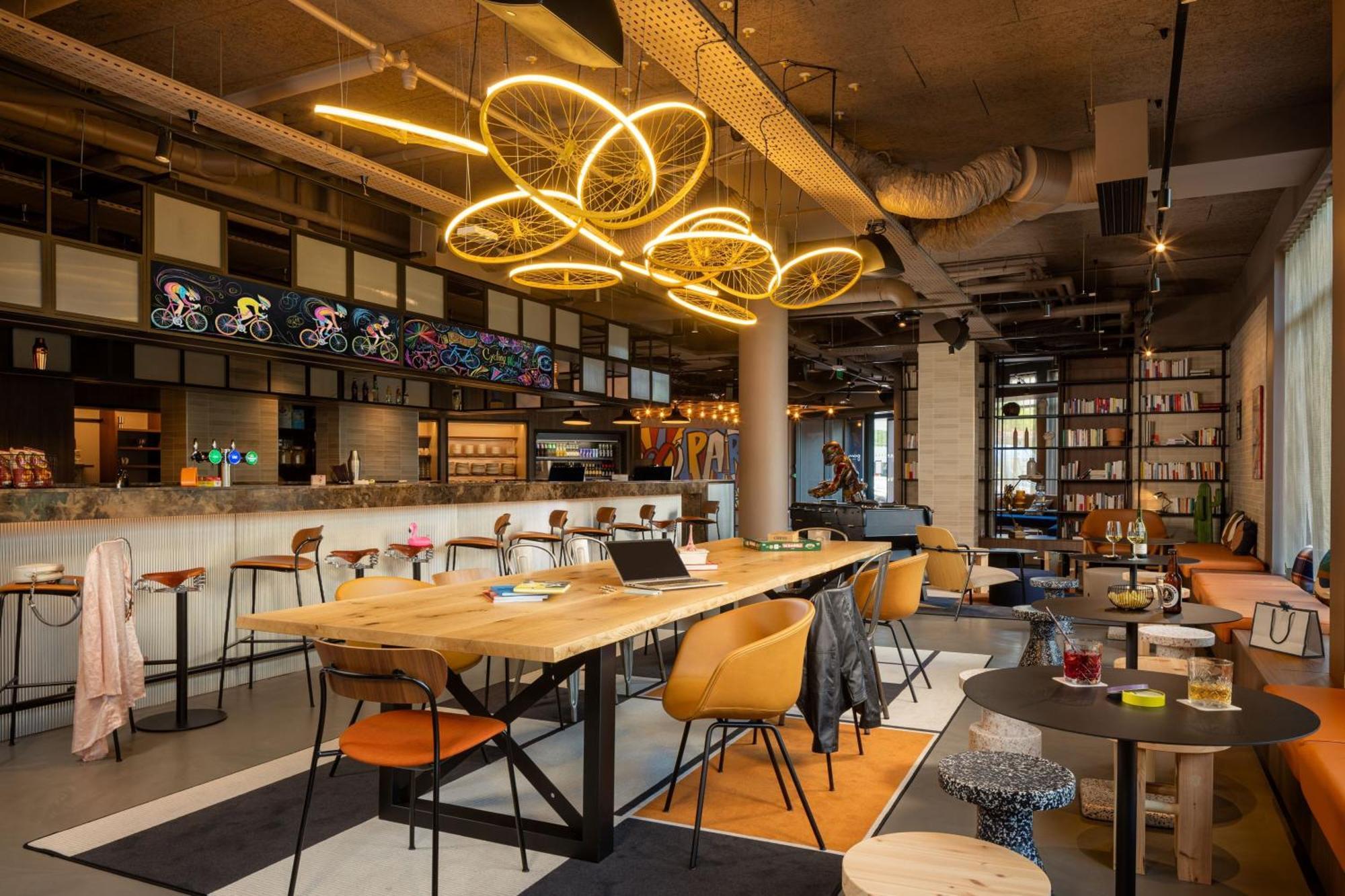 Moxy Paris Clamart Exterior photo